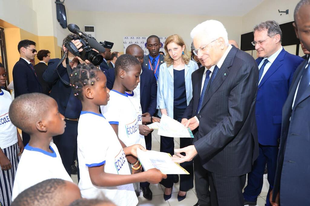 Il presidente Mattarella visita la Comunità di Sant'Egidio ad Abidjan: 